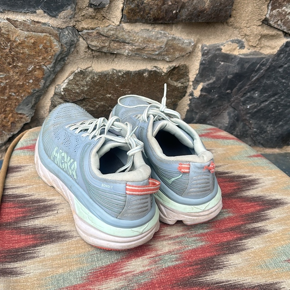 Hoka Women's Bondi 7 Running Sneaker in Blue Fog Blue Glass Size 8.5 Wide - Picture 5 of 8